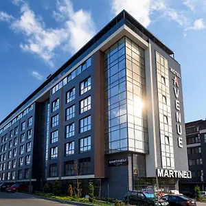 Hotel Avenue ***